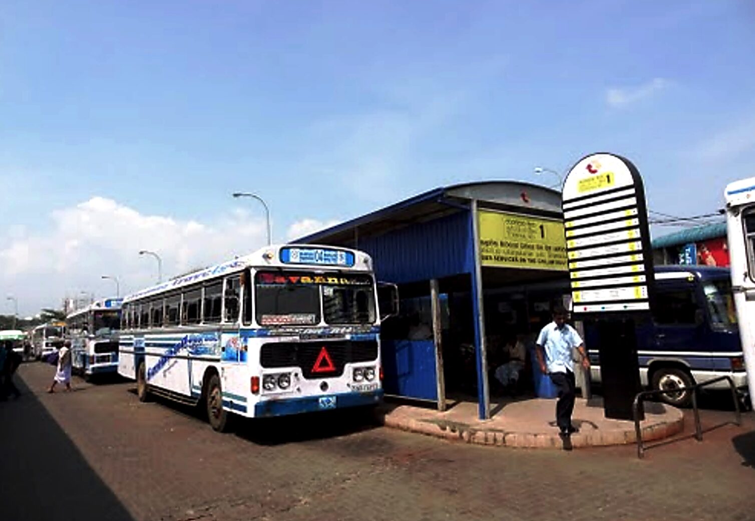 コロンボ・フォート長距離バスターミナル（Colombo Bastian Mawatha Bus Terminal）